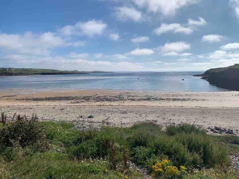 Bumblebee Cottage Donegal Town Bagian luar foto